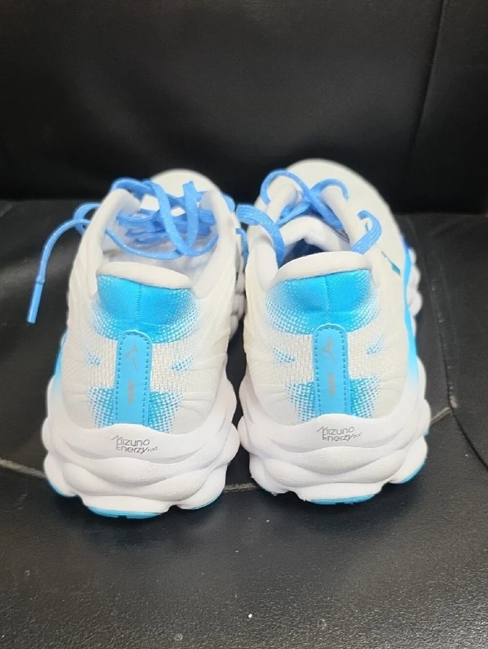 Mizuno Women's White & Blue Athletic Running Sneakers